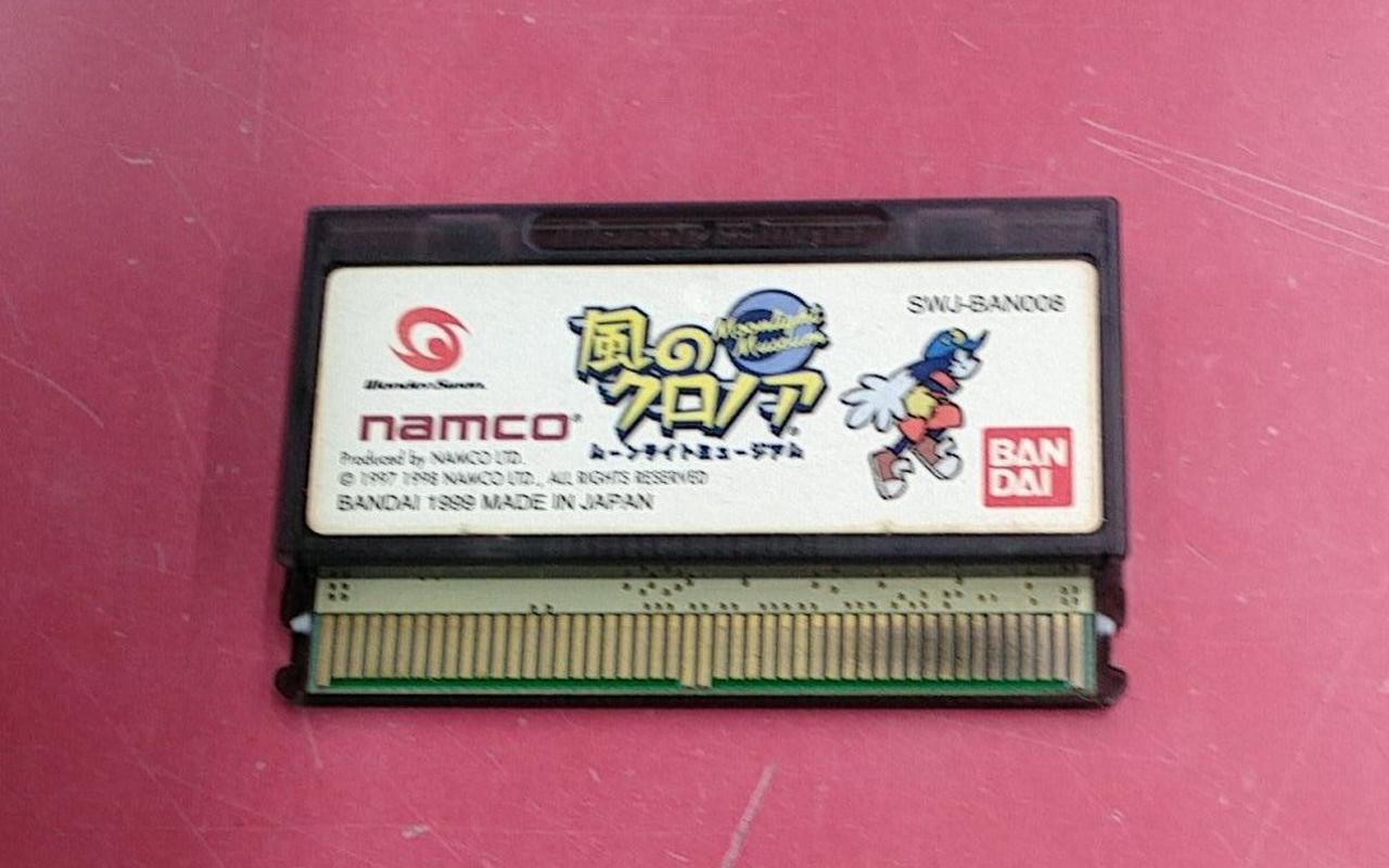 端子に変色あり。両端が白くなっています。