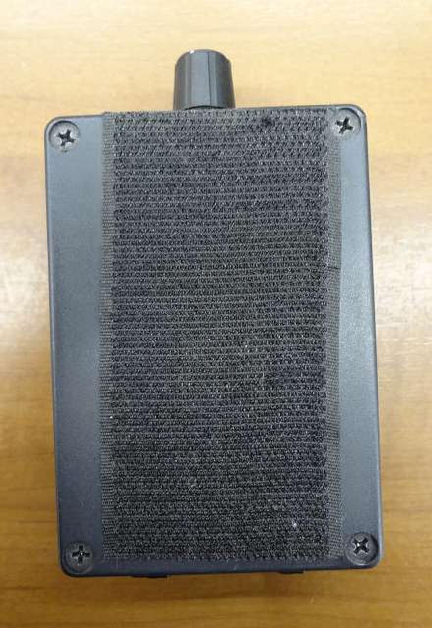 面ファスナーが貼られています。