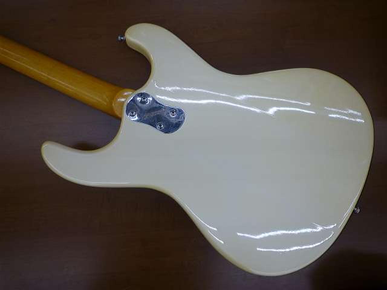 Mosrite モズライトエレキギター ホワイト ハードケース付き モズライトエレキギター白 専用ハードケース付き モズライト