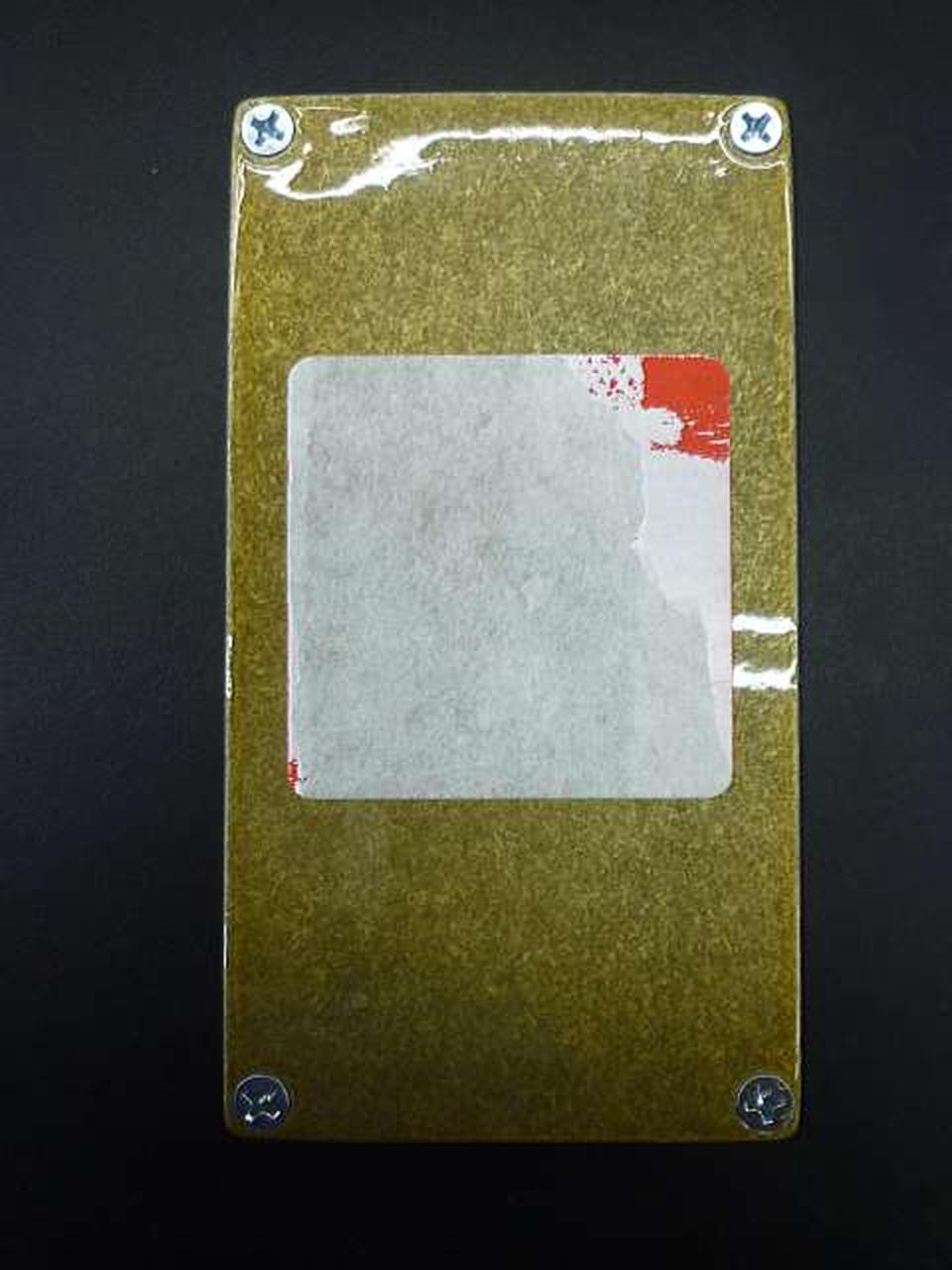 シールが剥がれています。