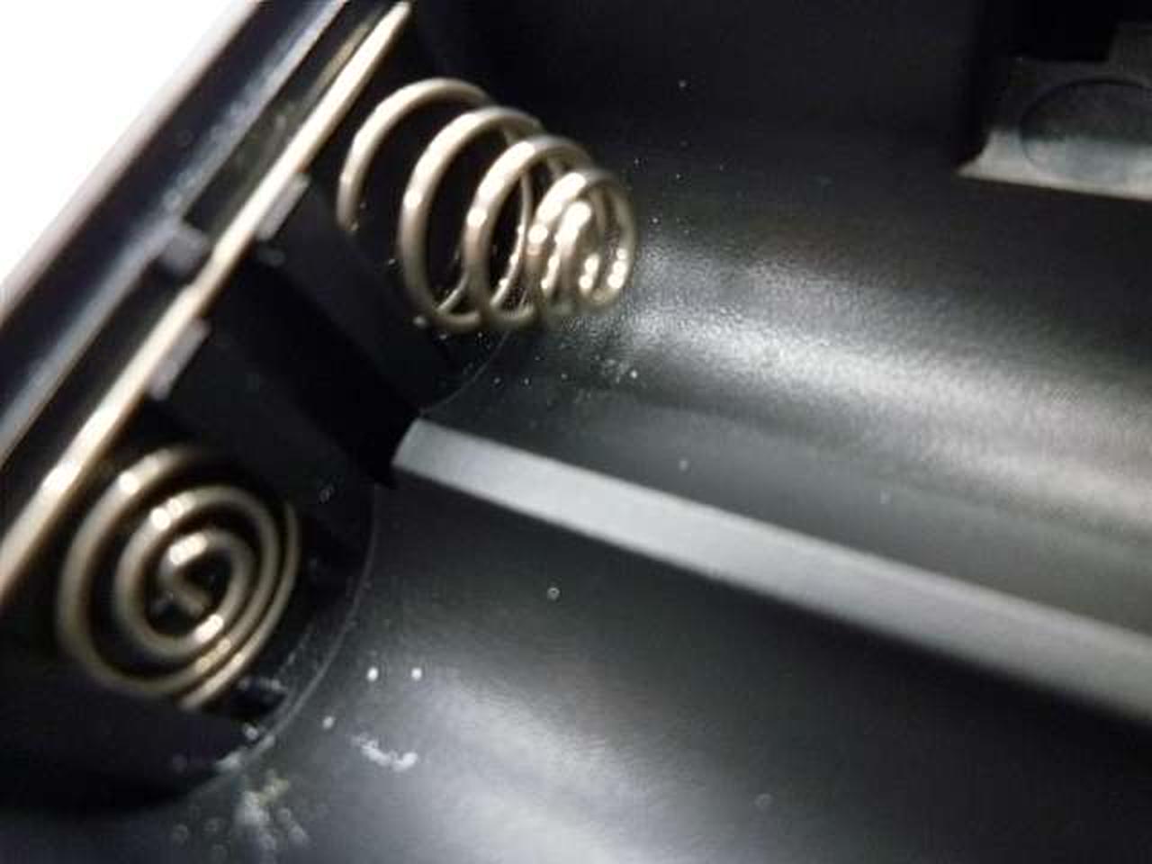 電池の液漏れ痕があります。