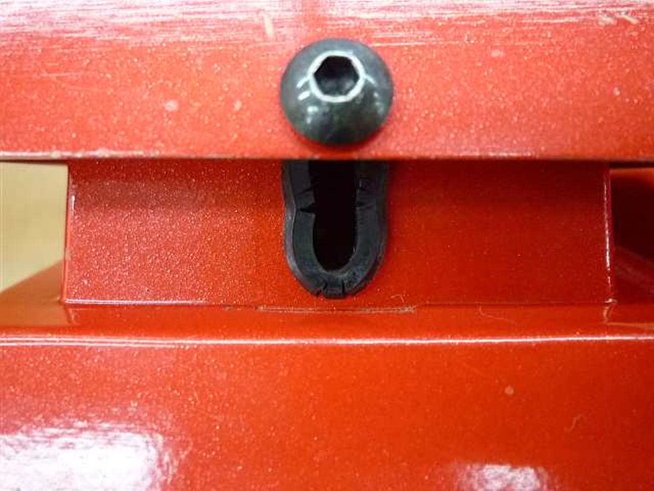 ゴムブッシュひび割れあります。