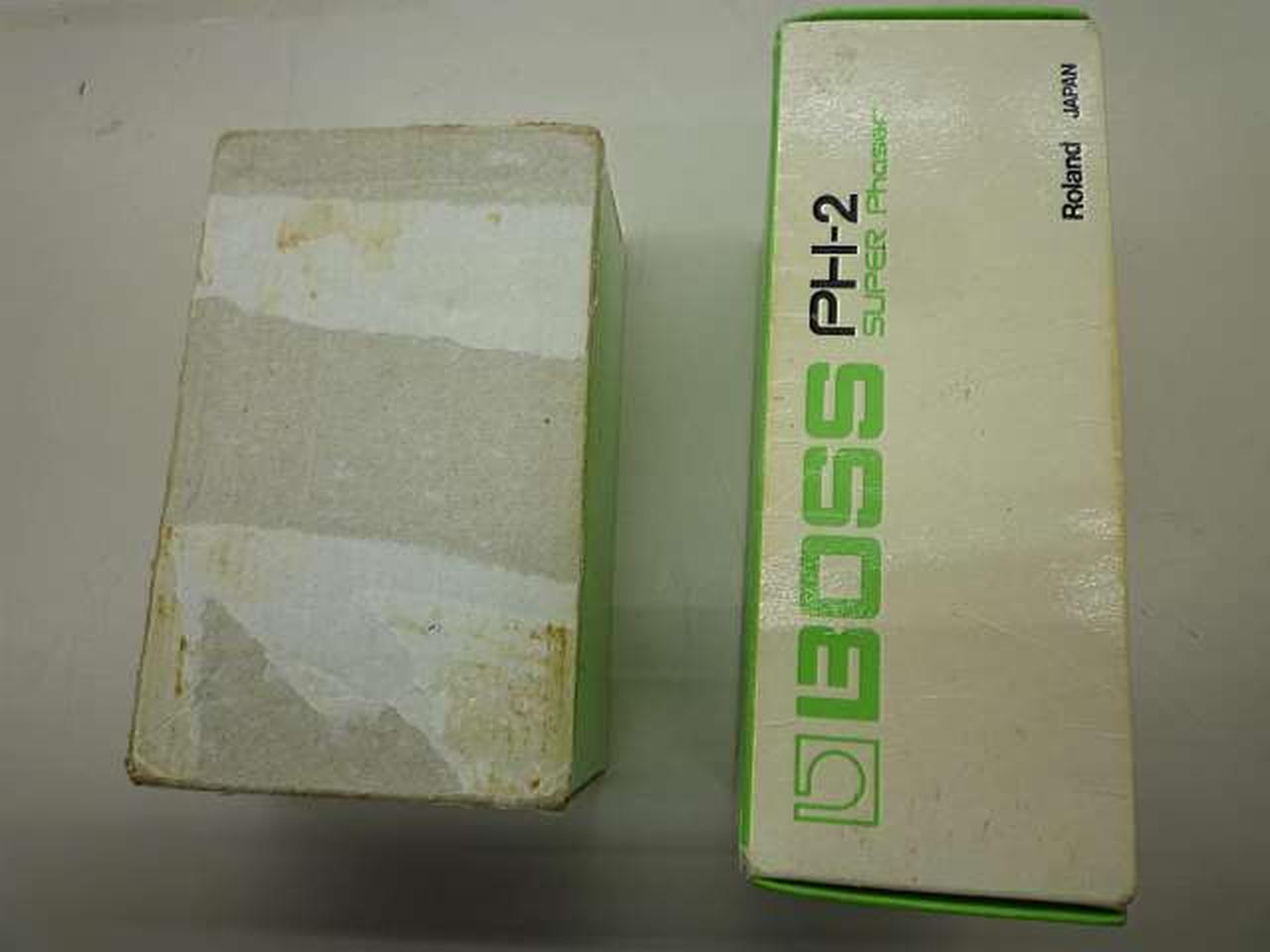 箱にダメージがあります。