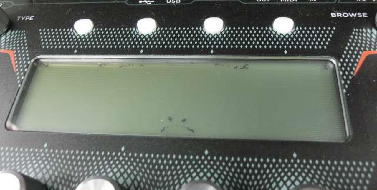 液晶のにじみがあります。