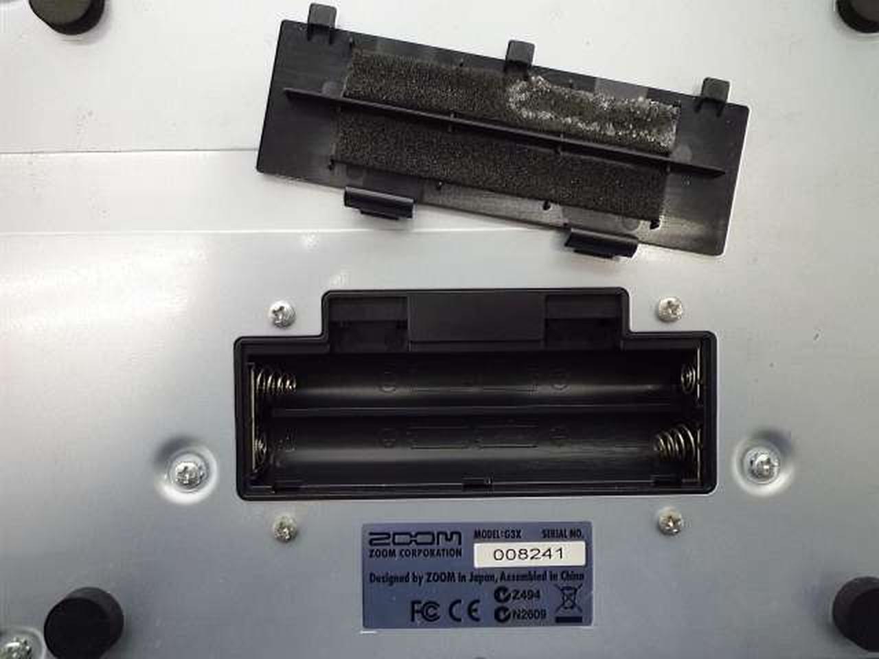 電池の液漏れ痕があります。