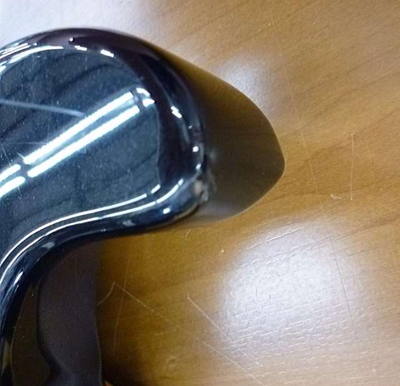 打痕による塗装剥がれがあります。