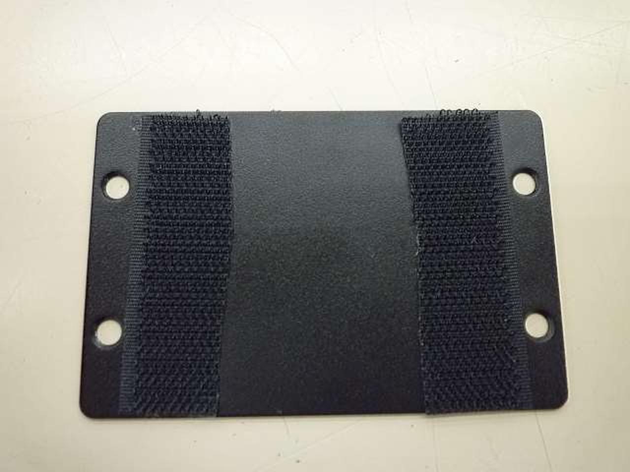 面ファスナーが貼られています。