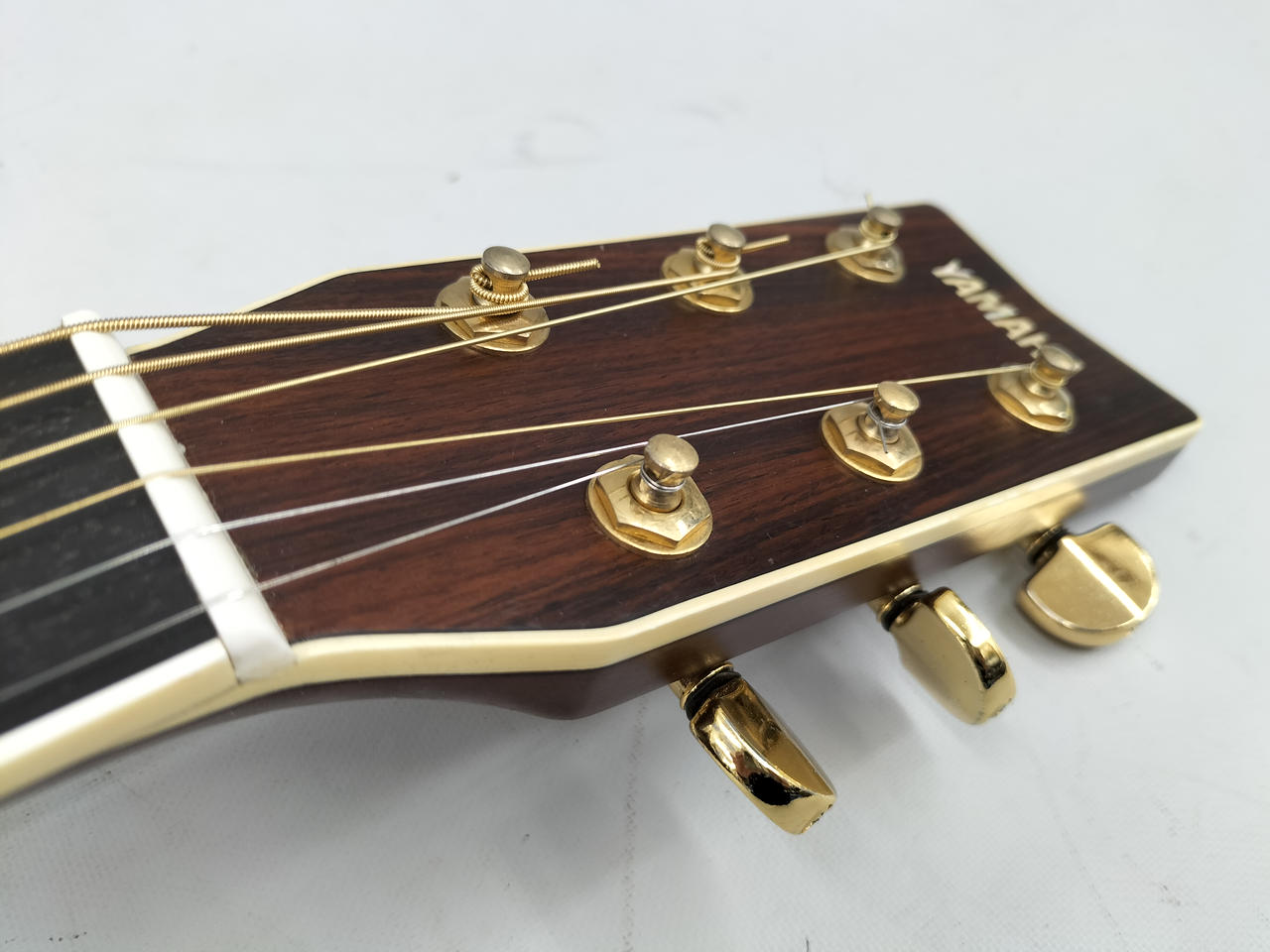 YAMAHA アコースティックギター　FG300D （ソフトケースおまけ付） YAMAHA アコースティックギター FG300D （ソフトケースおまけ付）