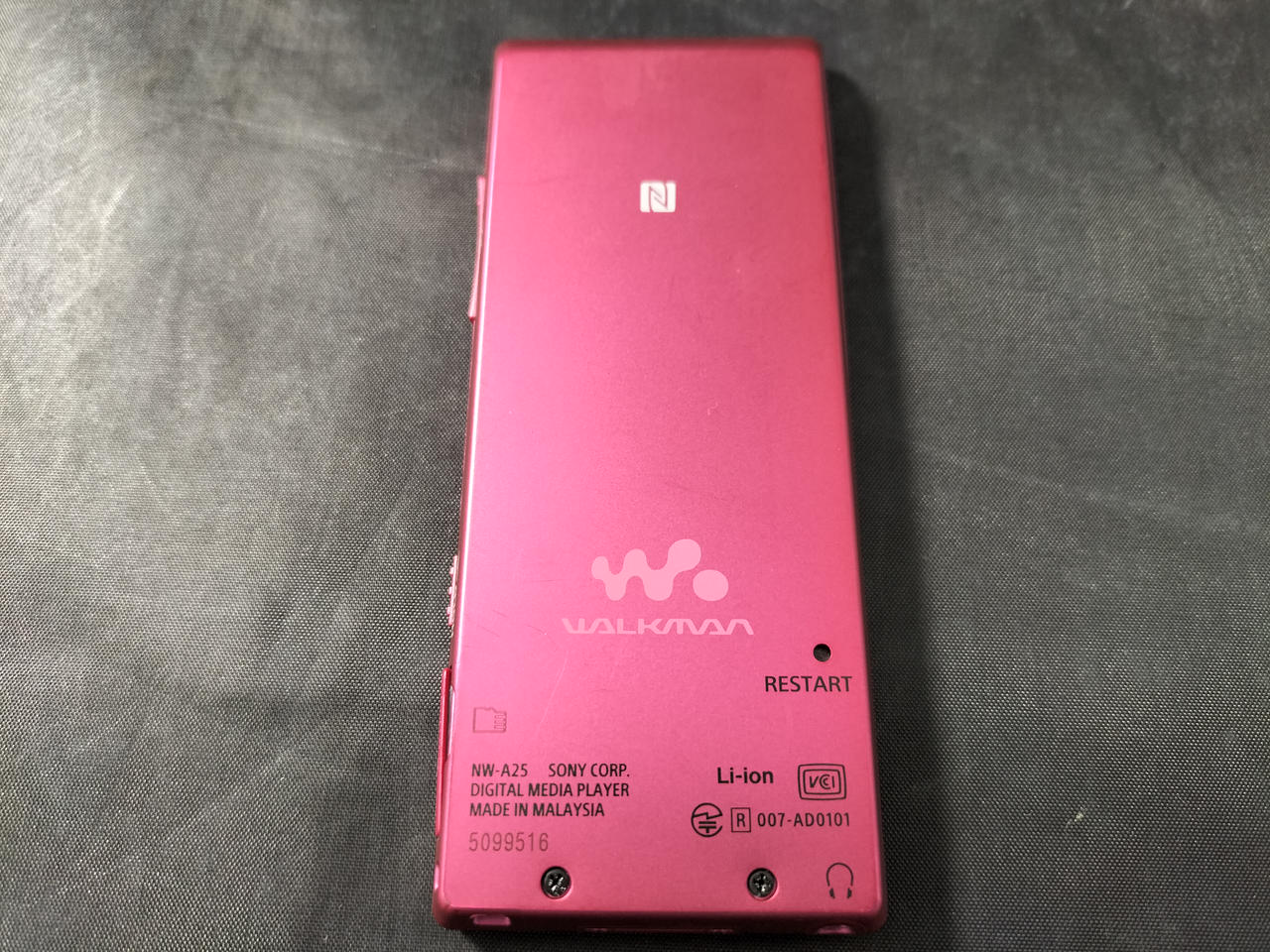 公式FIFAパートナー　ソニー ピンクテープ 南アフリカ2010ストラップ　赤 SONY|ウォークマン|【ハードオフ公式通販】オフモール|2011810000021749