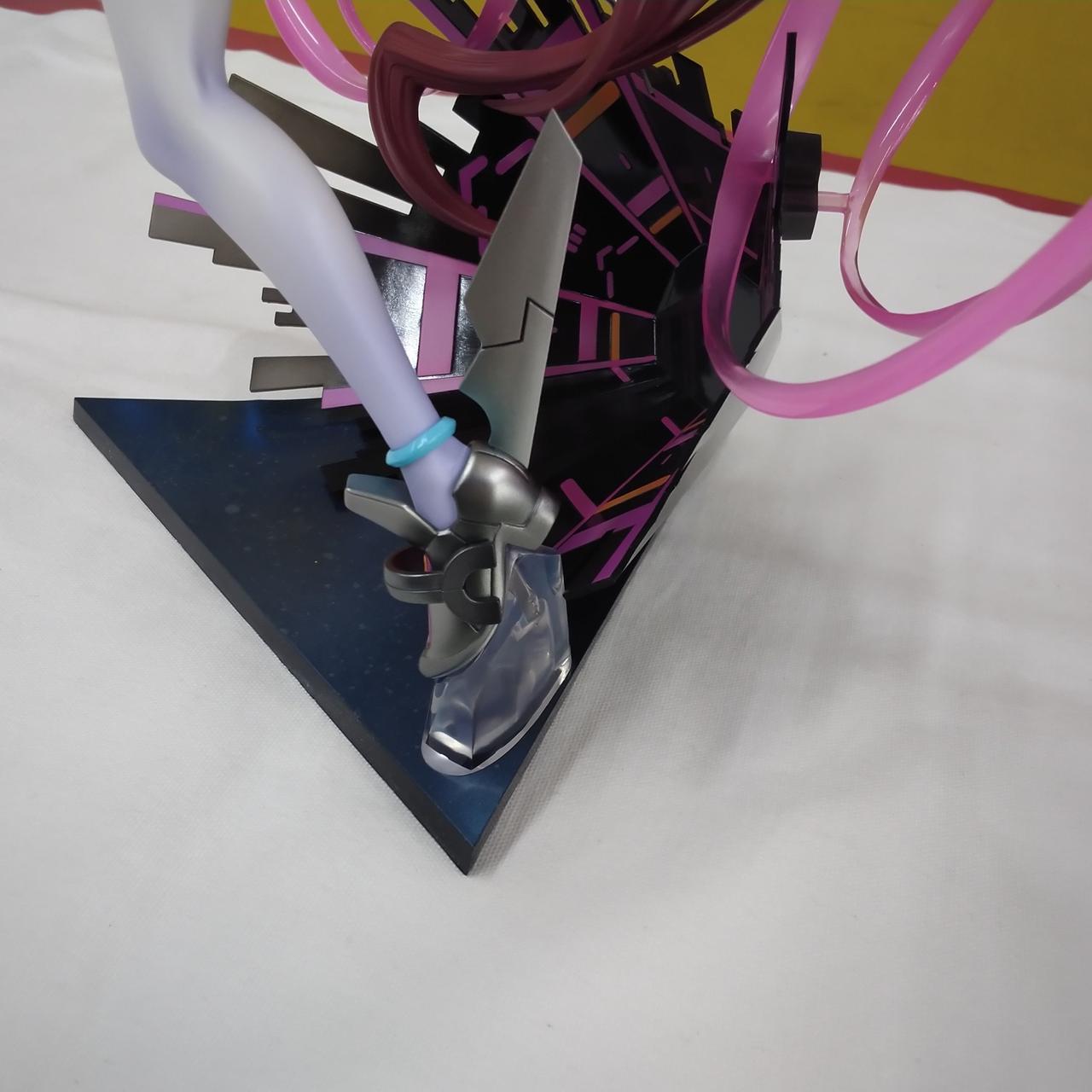 左足のかかとのパーツ外れやすいです