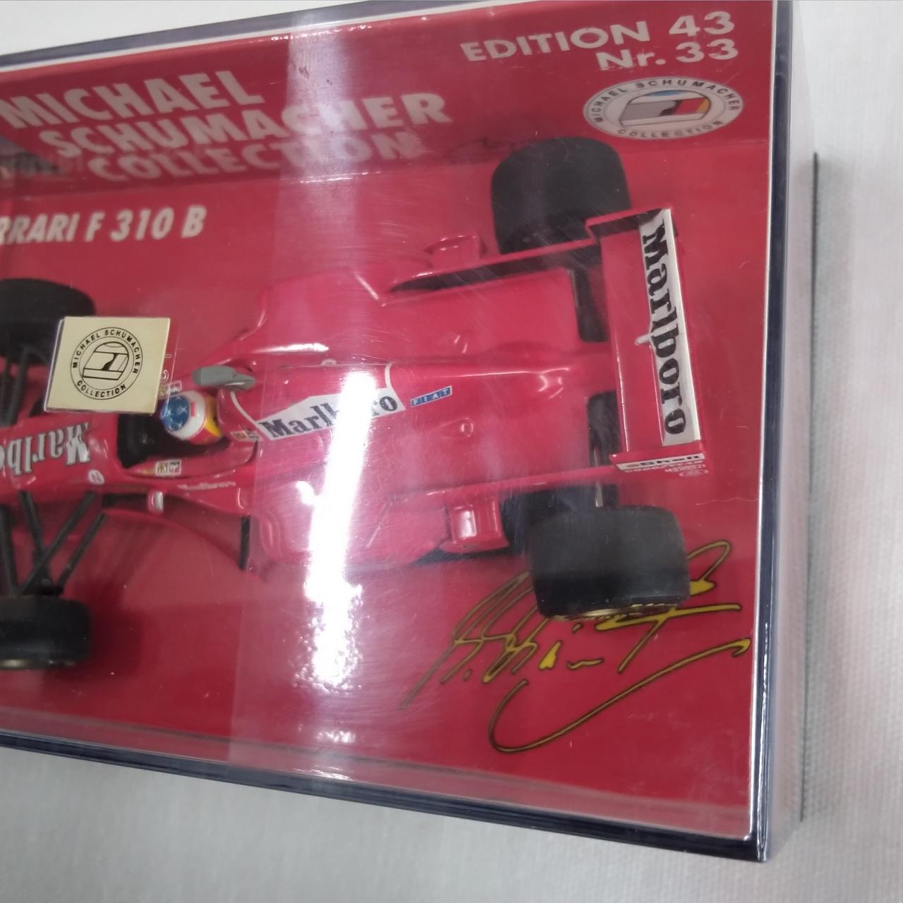 ケースが曇っているところがあります