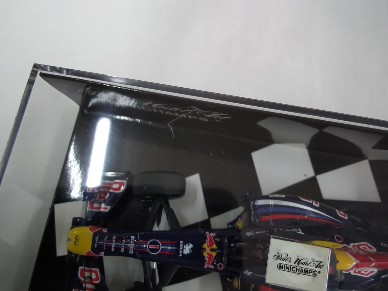 ケースに細かい傷があります