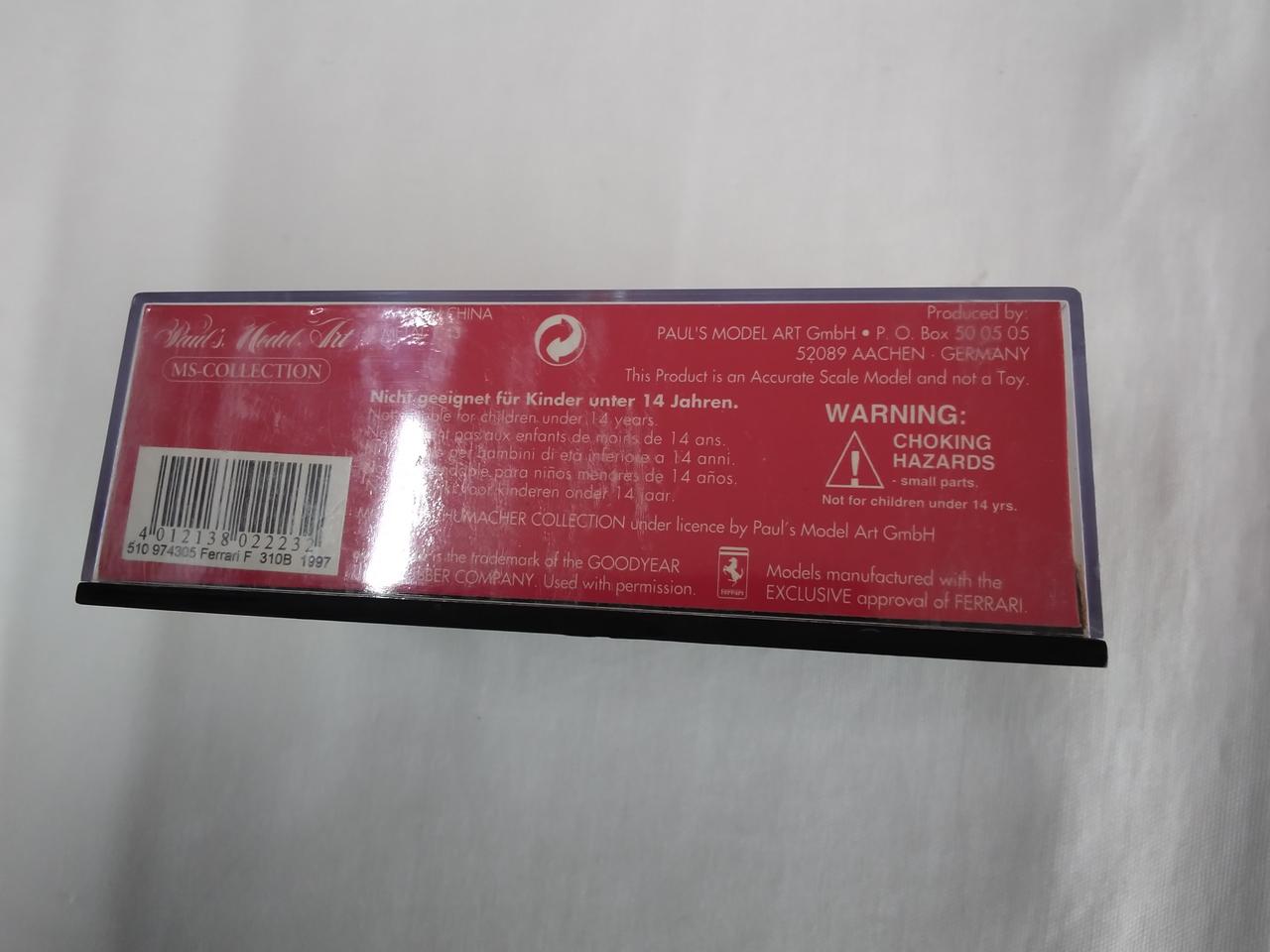 ケースが曇っているところがあります