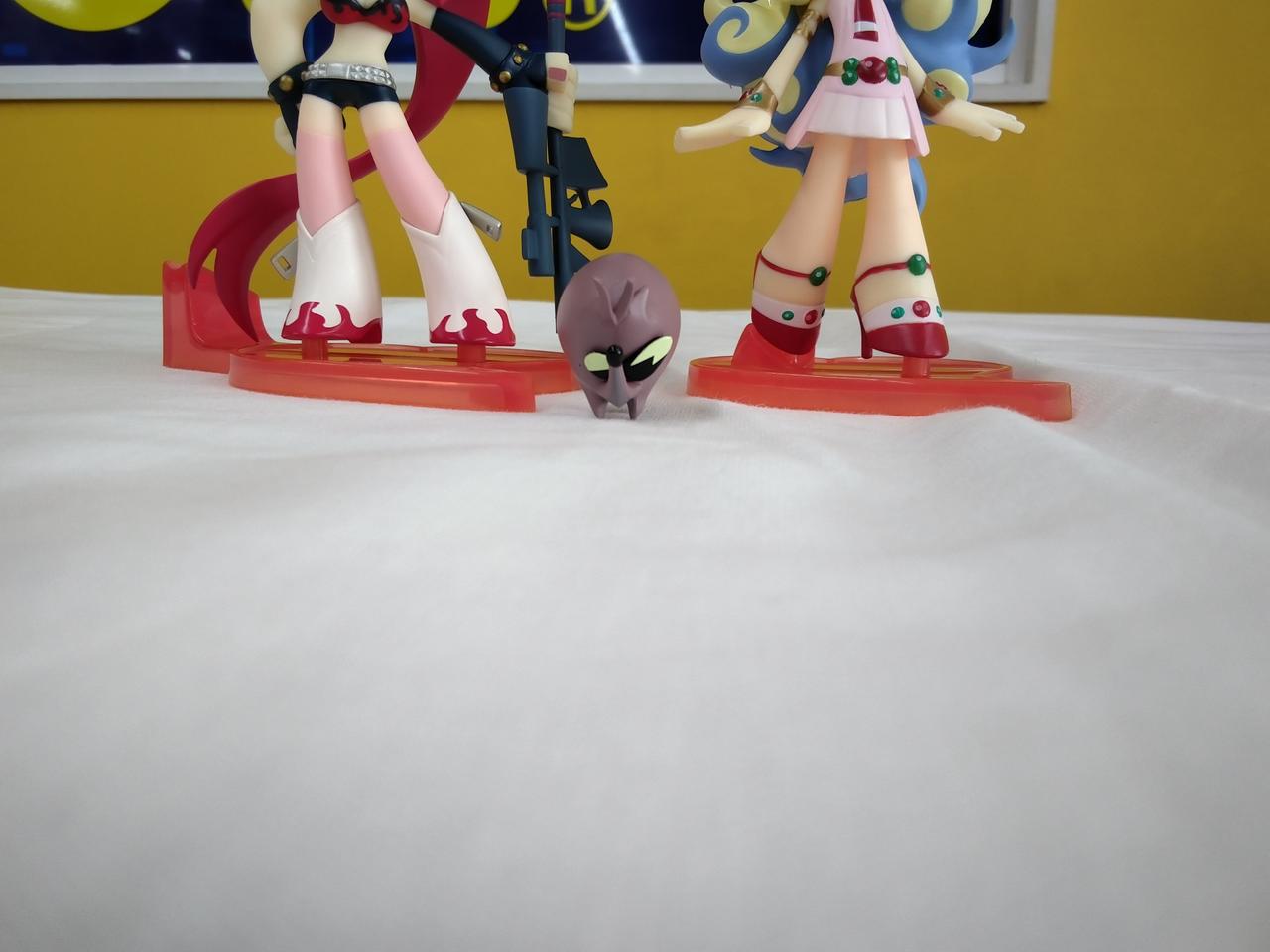 固くて途中までしか台座にはまりません