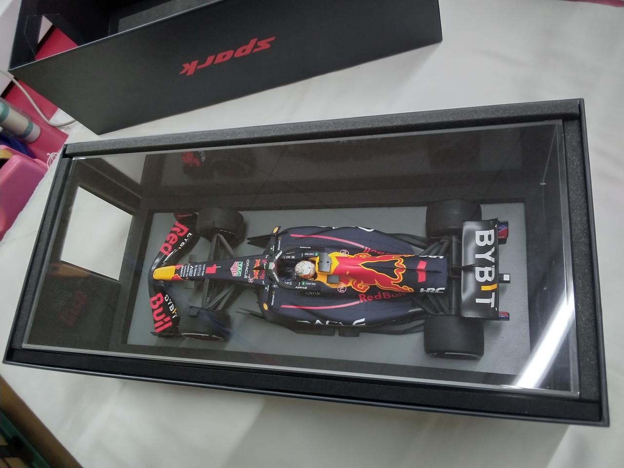 アクリルケース付き