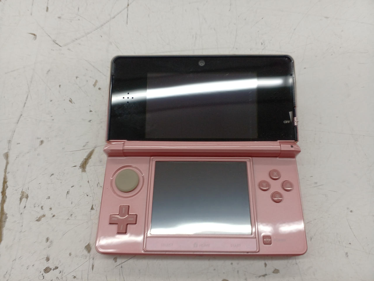 NINTENDO 型番：CTR-001 3DS 8,250円