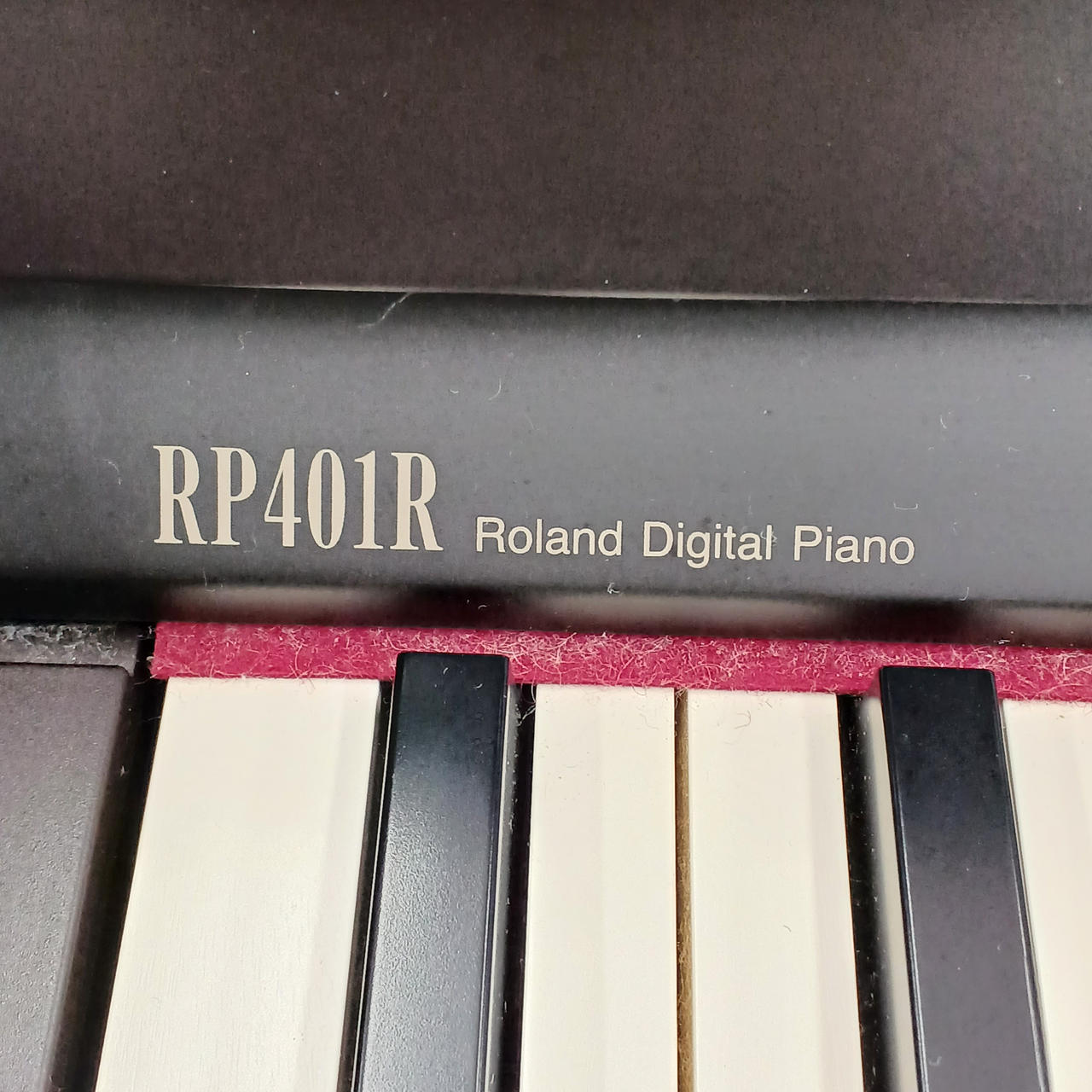 【神奈川、東京、埼玉、千葉県一部送料無料】ローランド　RP401R ローランド RP401R-LWSの中古電子ピアノを格安で販売