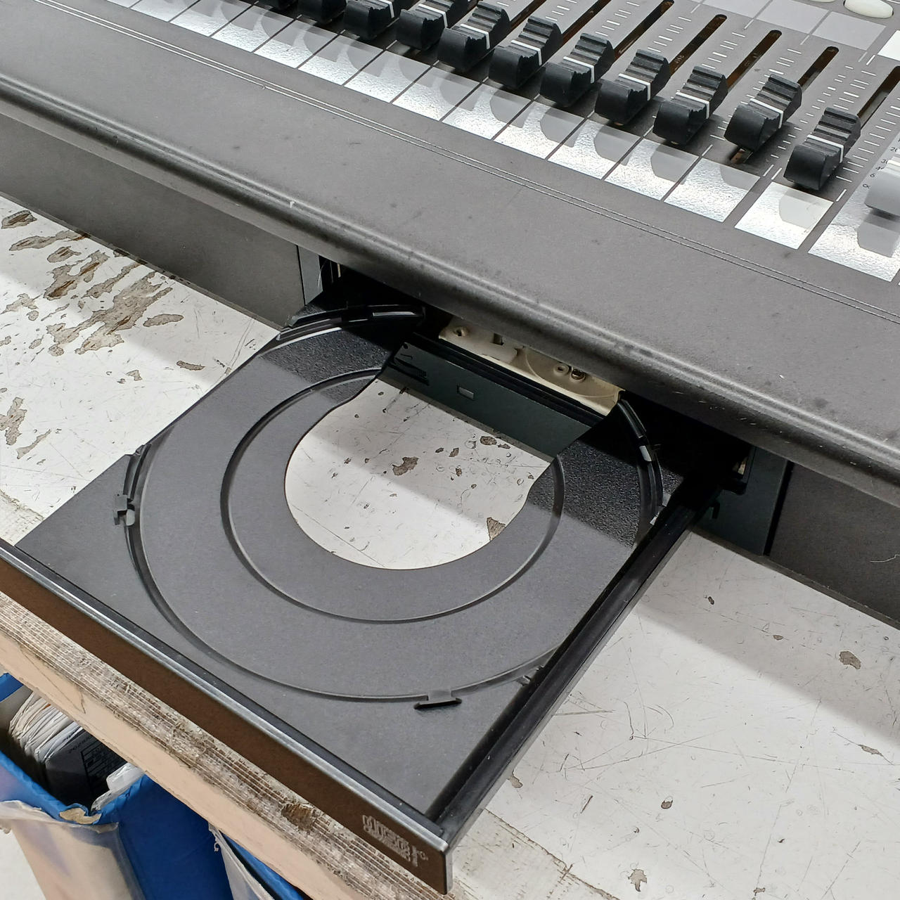 KORG デジタルレコーダー handytraxx play - PORTABLE RECORD PLAYER | KORG (Japan)