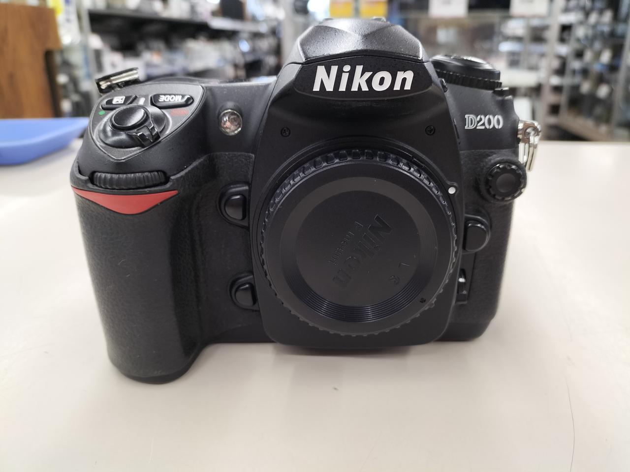 NIKON 型番：D200 デジタル一眼レフ