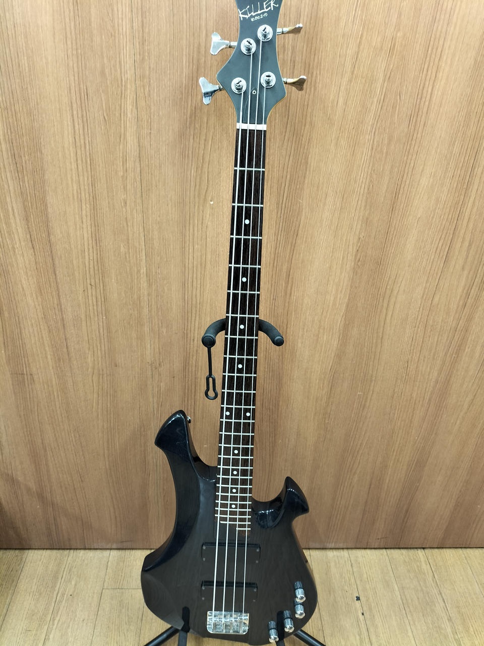 killer kumovi ベース 音出し確認済みだがジャンク品として出品 killer kumovi ベース 音出し確認済みだがジャンク品として出品