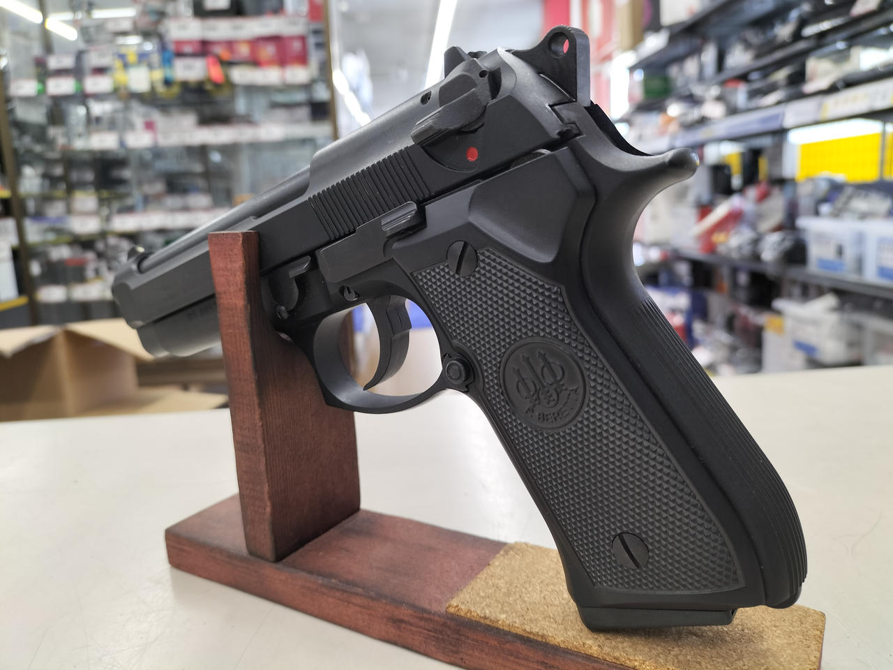 ☆　エムジーシー　樹脂製　モデルガン　限定生産品　 デザートストーム　377 Yahoo!オークション -「mgc m92fs デザートストーム」の落札相場