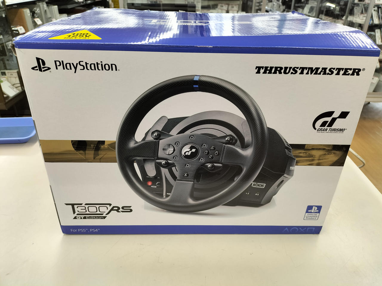 スラストマスター(THRUSTMASTER)|ステアリングコントローラー