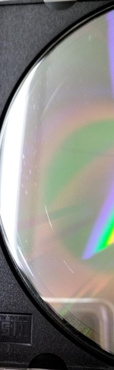 スリキズ有ります。