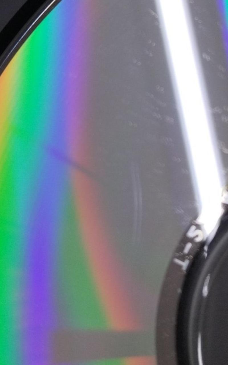 スリキズ有ります。