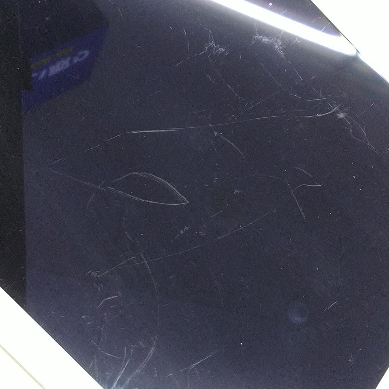 画面にキズが多いです。