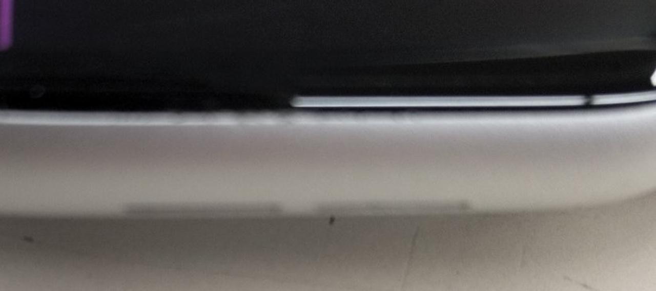 小キズ有ります。