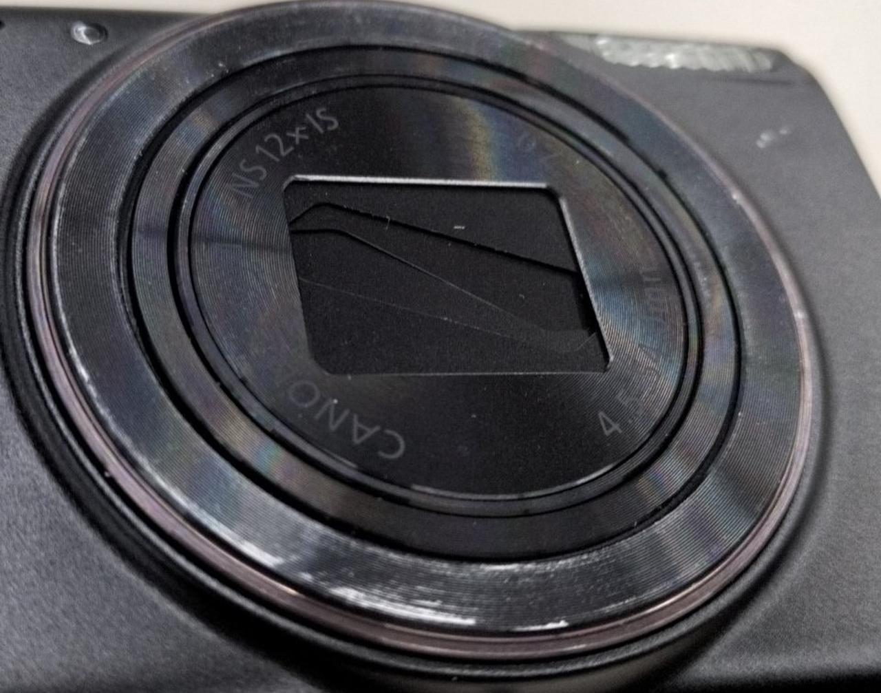 スリキズ有ります。