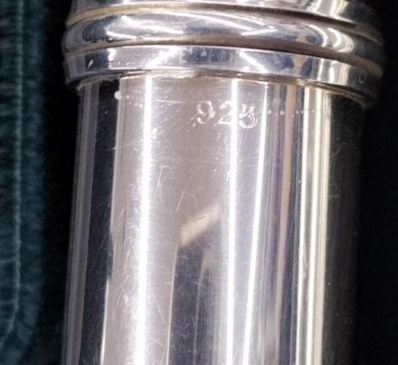 925の刻印有ります。