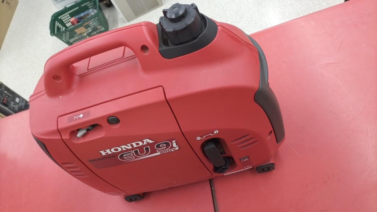 HONDA 型番：EU9I ENTRY エンジン発電機