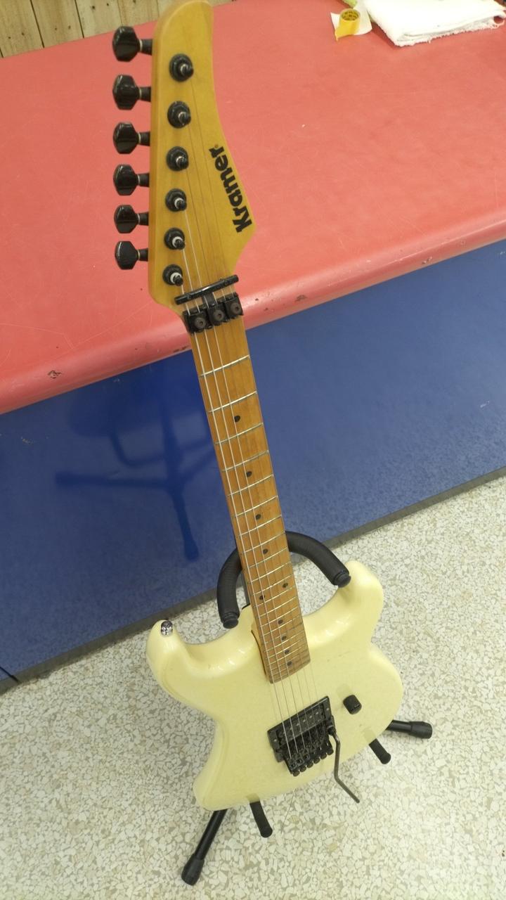 クレイマー Kramer エレキギター ストラトキャスター グリーン 美品 KRAMER / ストラトキャスタータイプ / エレキギター】一覧