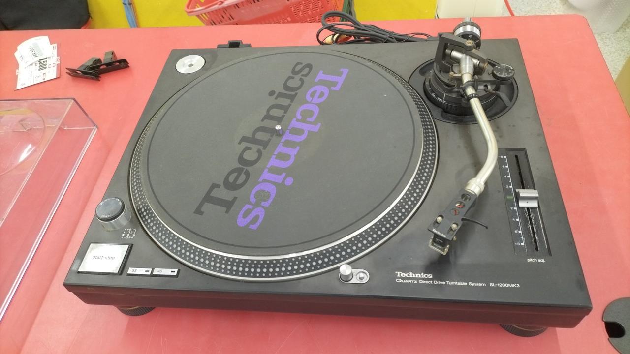 マル technics SL-1200 mk2 ターンテーブル Technics SL-1200 mk2 ターンテーブル