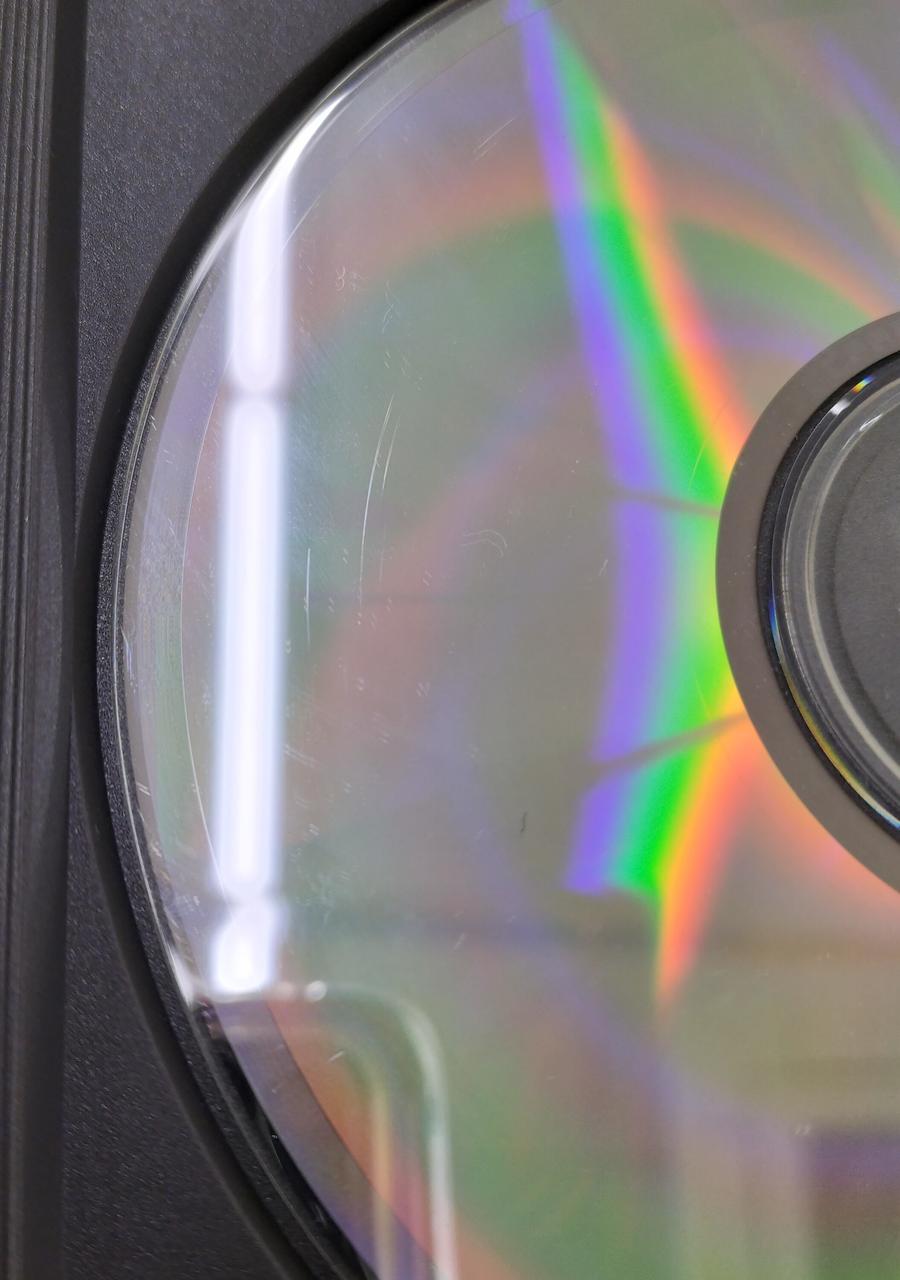 ディスクに円周キズ有り