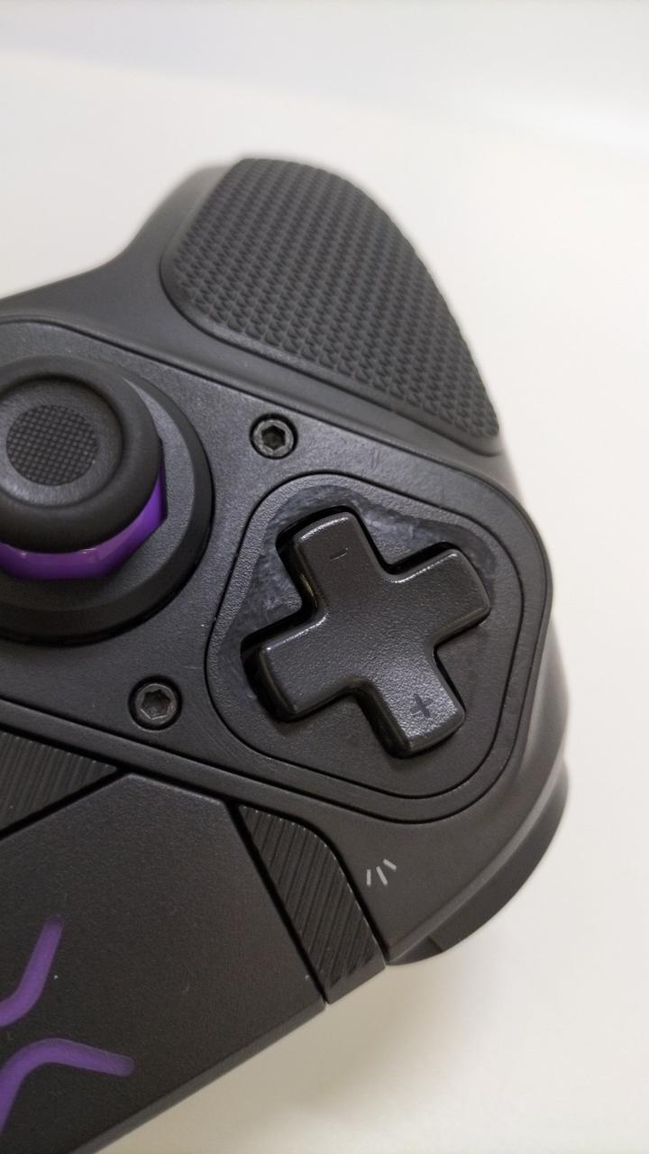 十字キー周り傷みあり