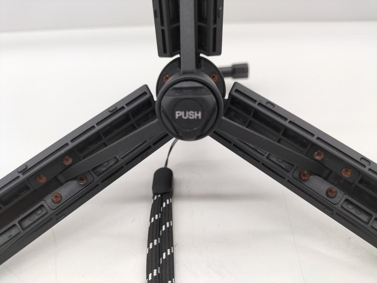 ネジ全てサビています。