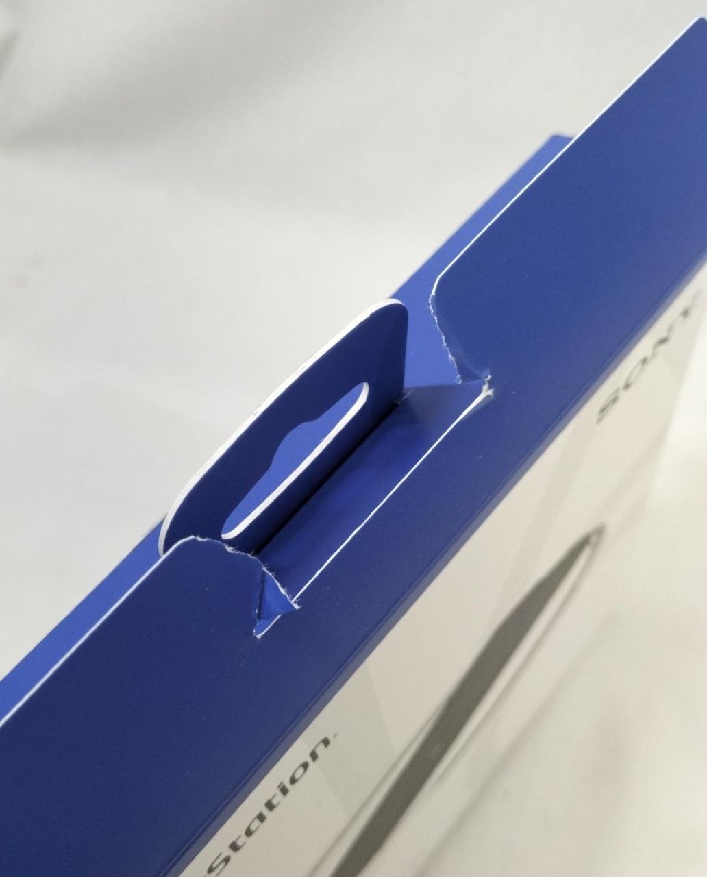 スタンドの化粧箱に破れあり。