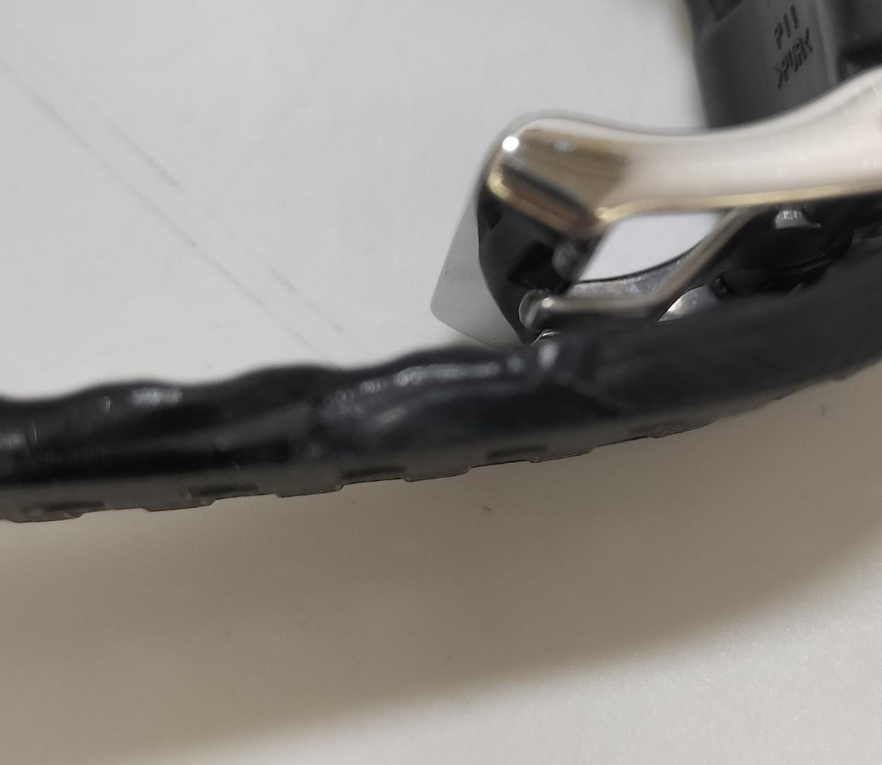 締め付けによる変形あります。