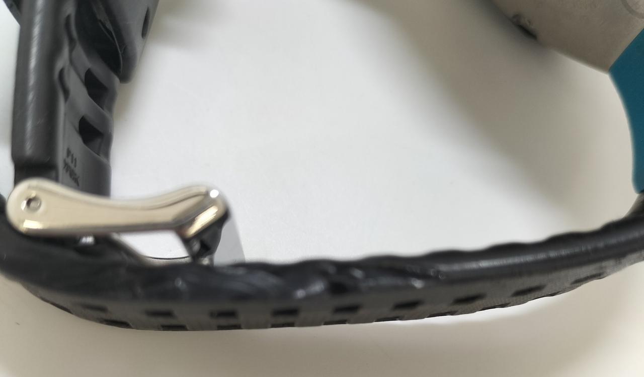 締め付けによる変形あります。