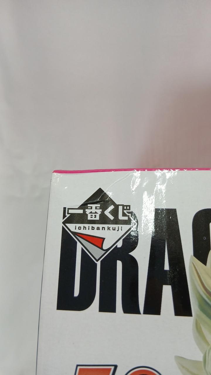 外箱凹みあります。