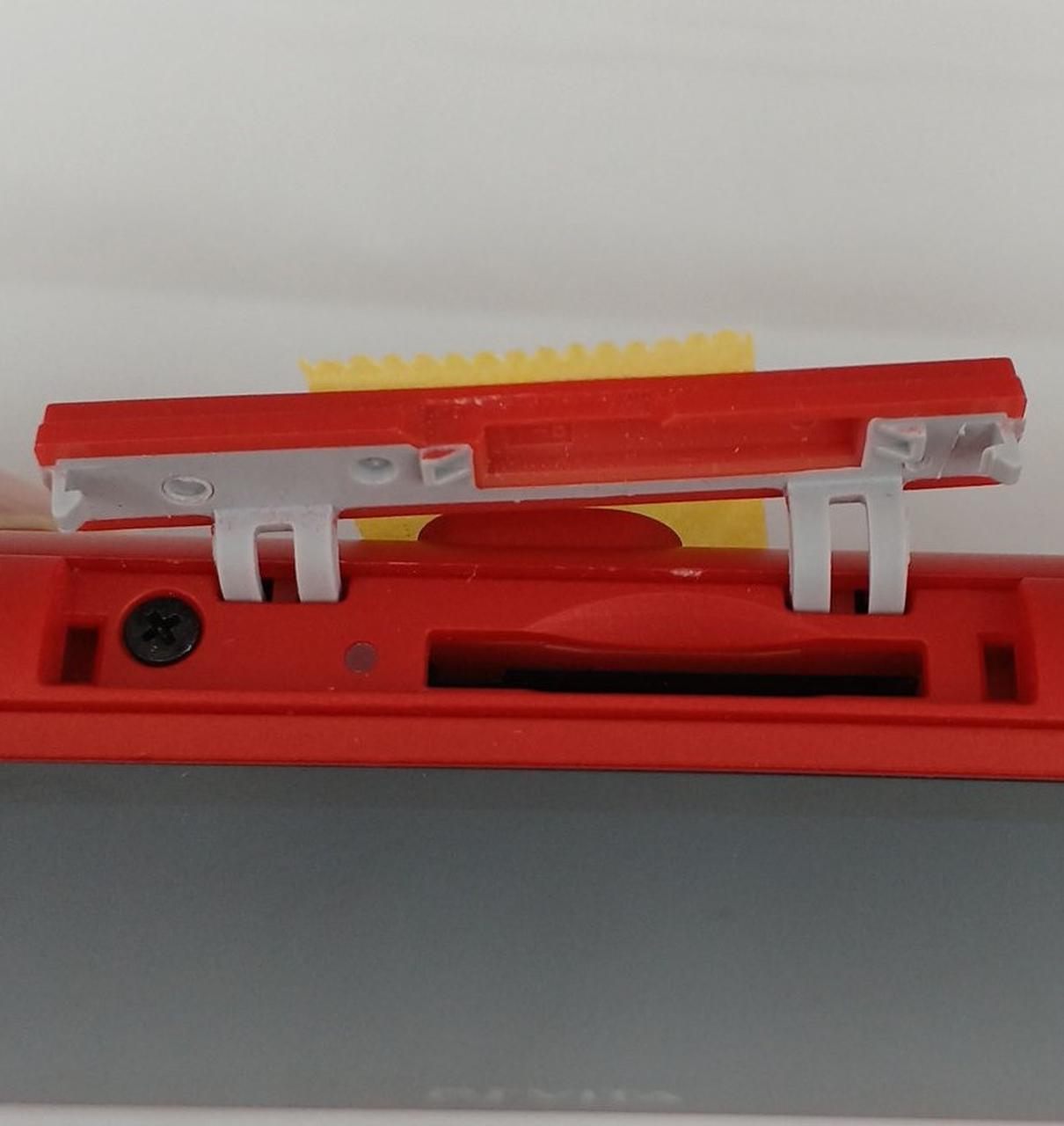 カードスロット辺りの細かなキズ