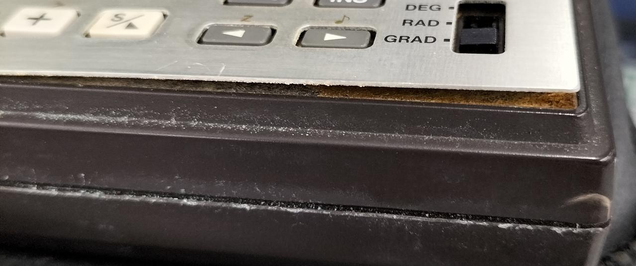 ※表面カバー浮きあり