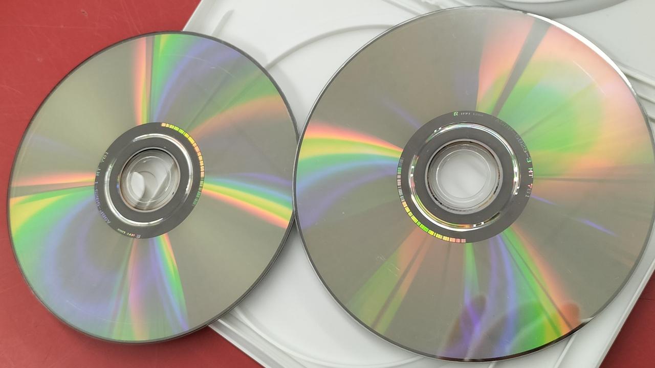 商品を見てもらった通り箱だけ少しの傷がありますが本体が未使用