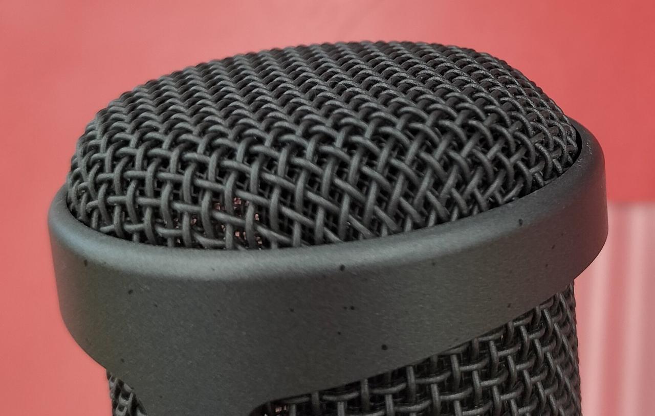 ※右側斜めに凹んでいます