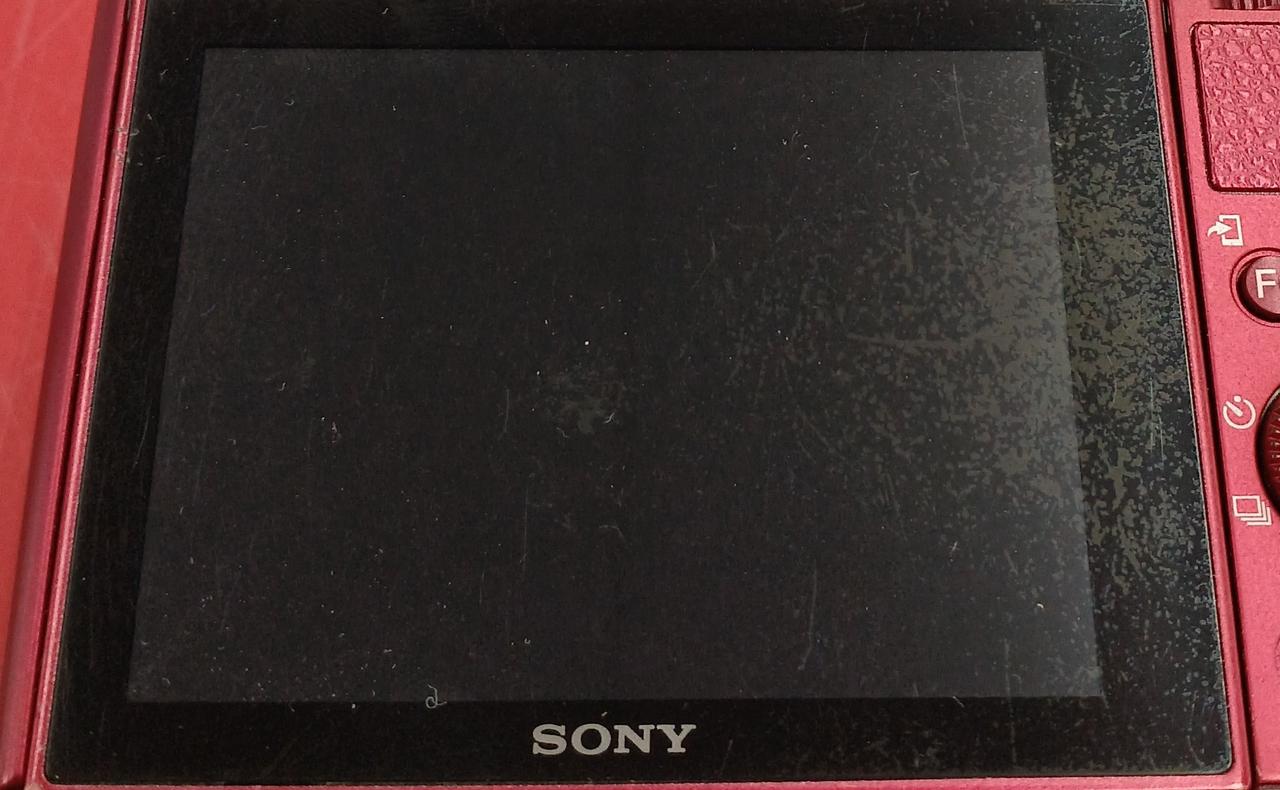 ※画面にキズ多いです。