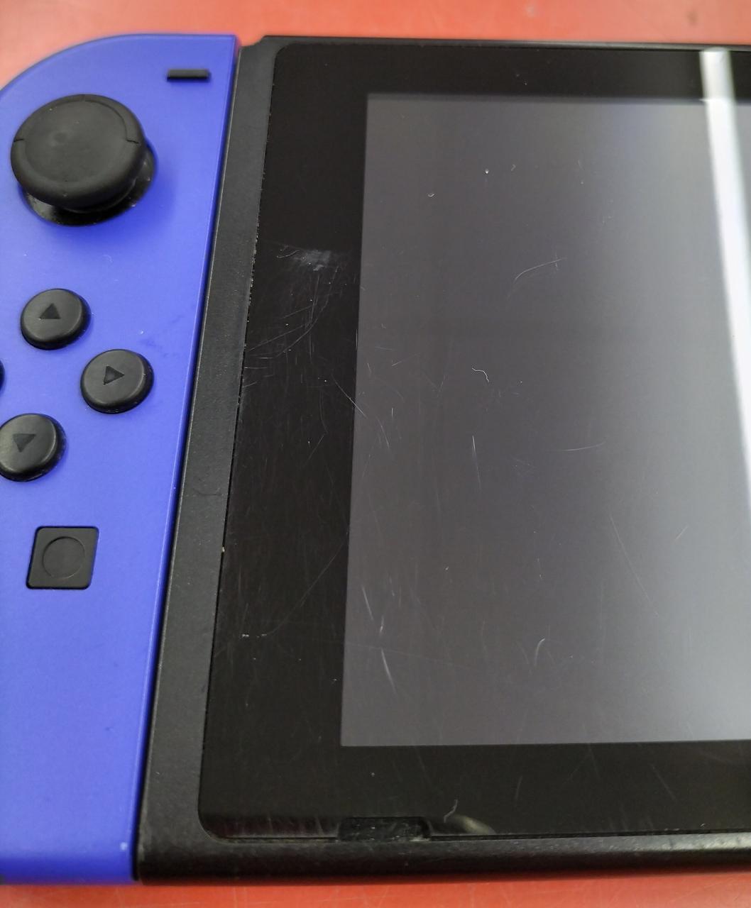 ※画面キズ多いです。