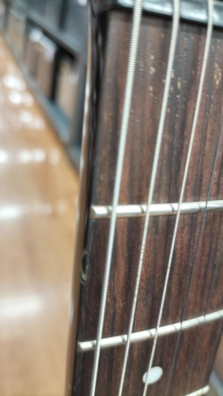 小さな打痕あります。