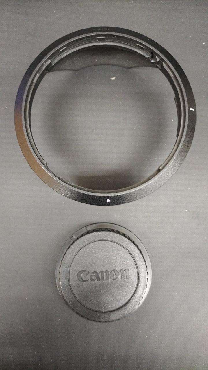 CANON製後キャップ。